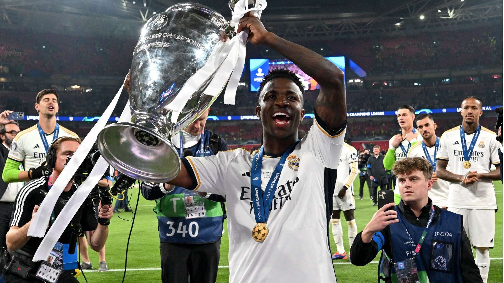 NBA每日助攻王：尼古拉·约基奇10助攻(2025年02月23日).